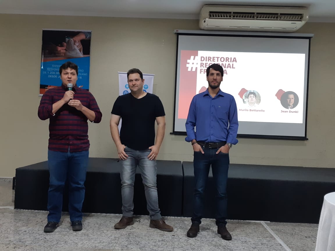 Murilo Bettarello (IZagro), Jean Dunkl (CPD Consultoria Empresarial) e Alexandre Benedetti (IZagro) estão à frente da Diretoria Regional do Sevna Startups Franca (Foto: Reprodução)